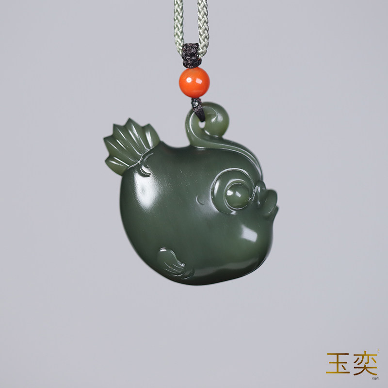玉奕沙枣青籽料河豚挂件