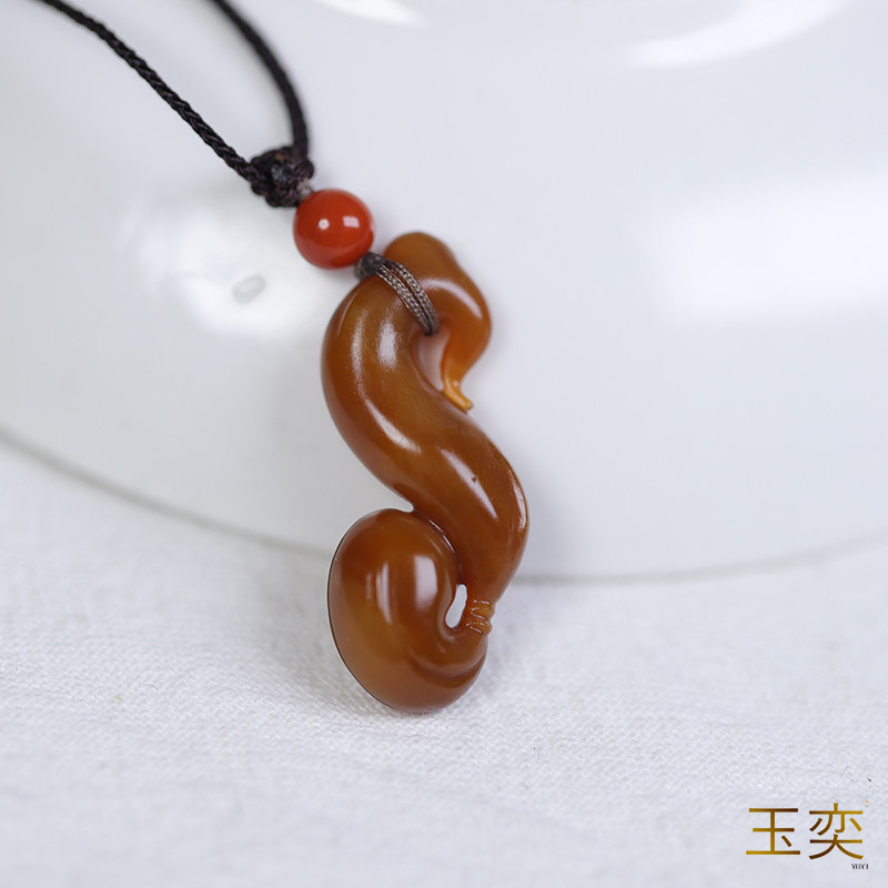 玉奕和田玉籽料黄沁豆芽吊坠