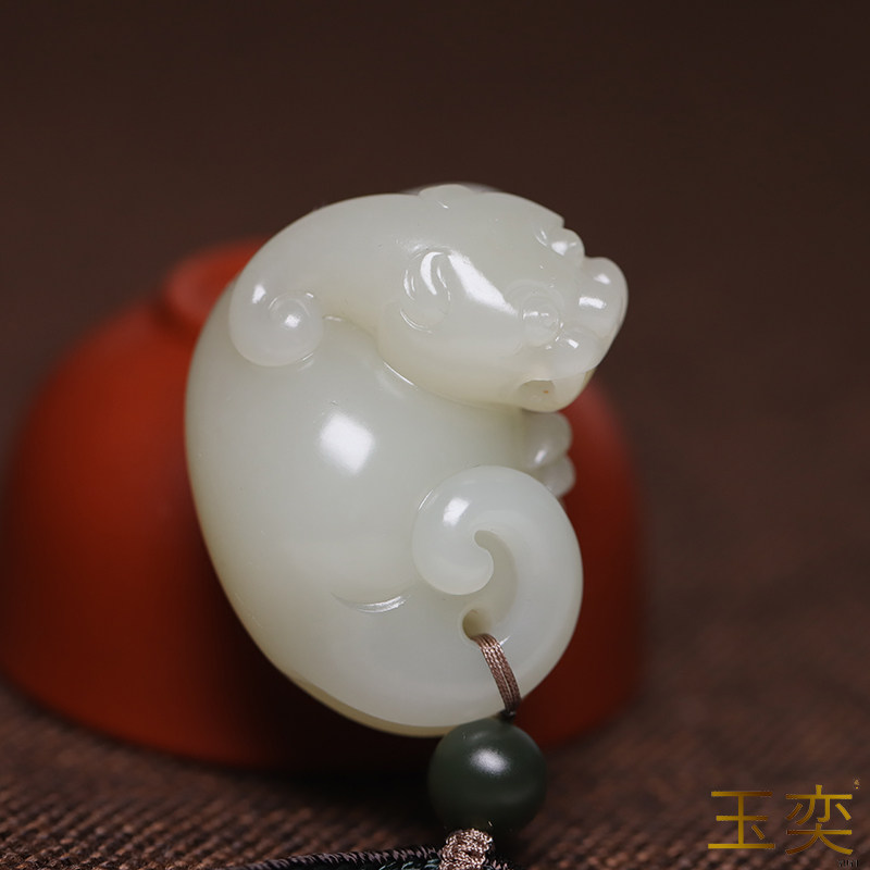 玉奕和田玉籽料白玉貔貅吊坠