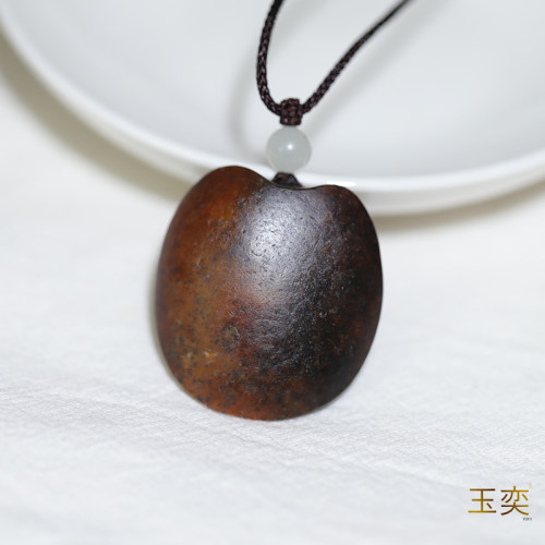 和田玉籽料黄沁糖玉富甲一方吊坠