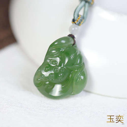 莲花籽料精品玉挂件CNAL满皮