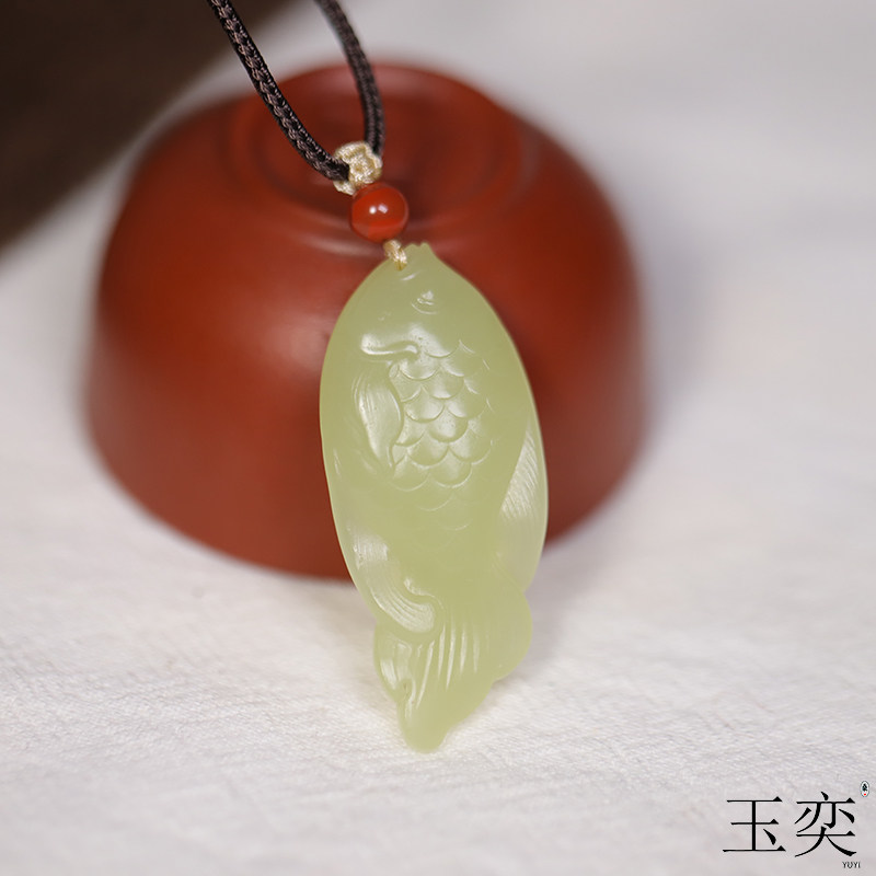 玉奕新疆和田玉山料8克黄口苏工金鱼锦鲤鱼挂件立体鱼吊坠