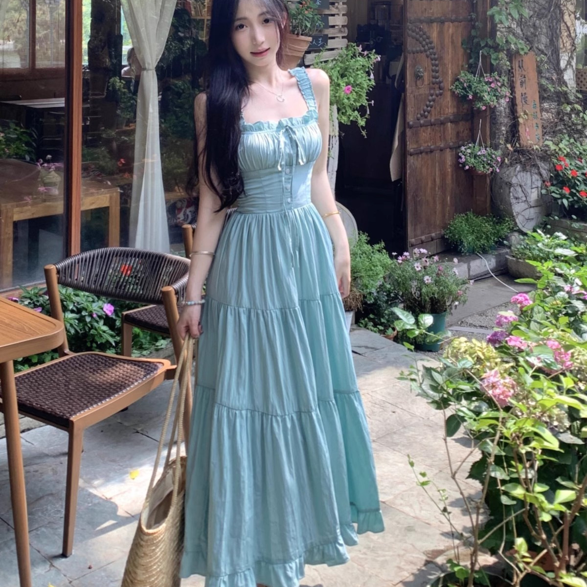 大码女装法式气质蓝色吊带连衣裙夏季收腰蛋糕长裙子胖mm遮肚显瘦