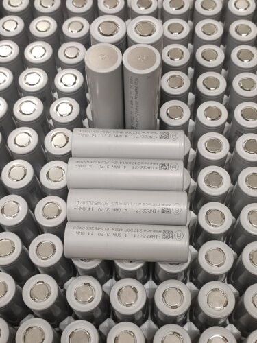 新能安JP40全新A品原码4000mAh20C放电21700锂电池3.7V航模高倍率