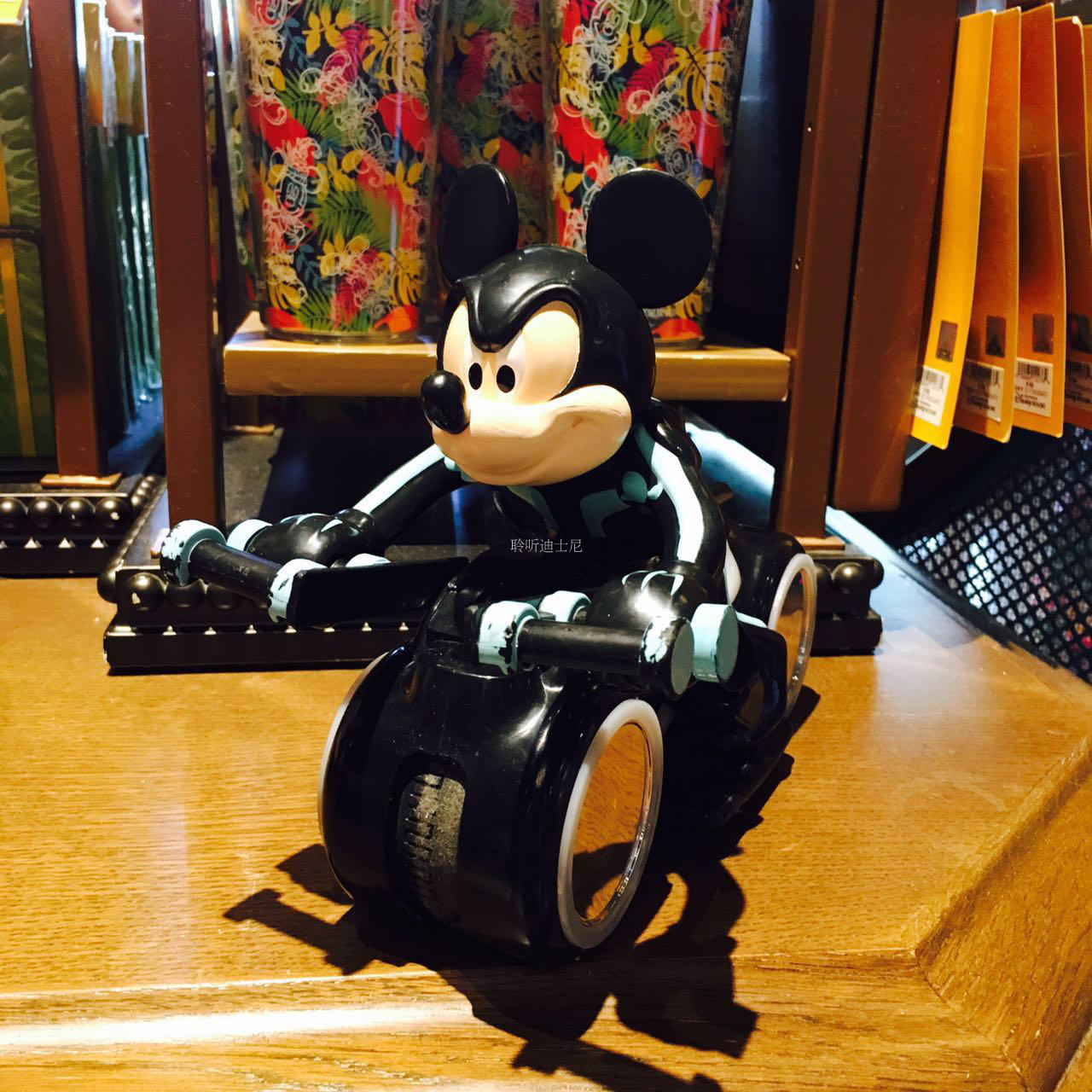 上海迪士尼国内代购米奇光轮摩托遥控发光摩托赛车儿童玩具车礼物