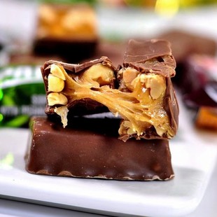 俄罗斯花生榛子巧克力糖果涅夫斯基进口果仁夹心拉丝糖休闲零食