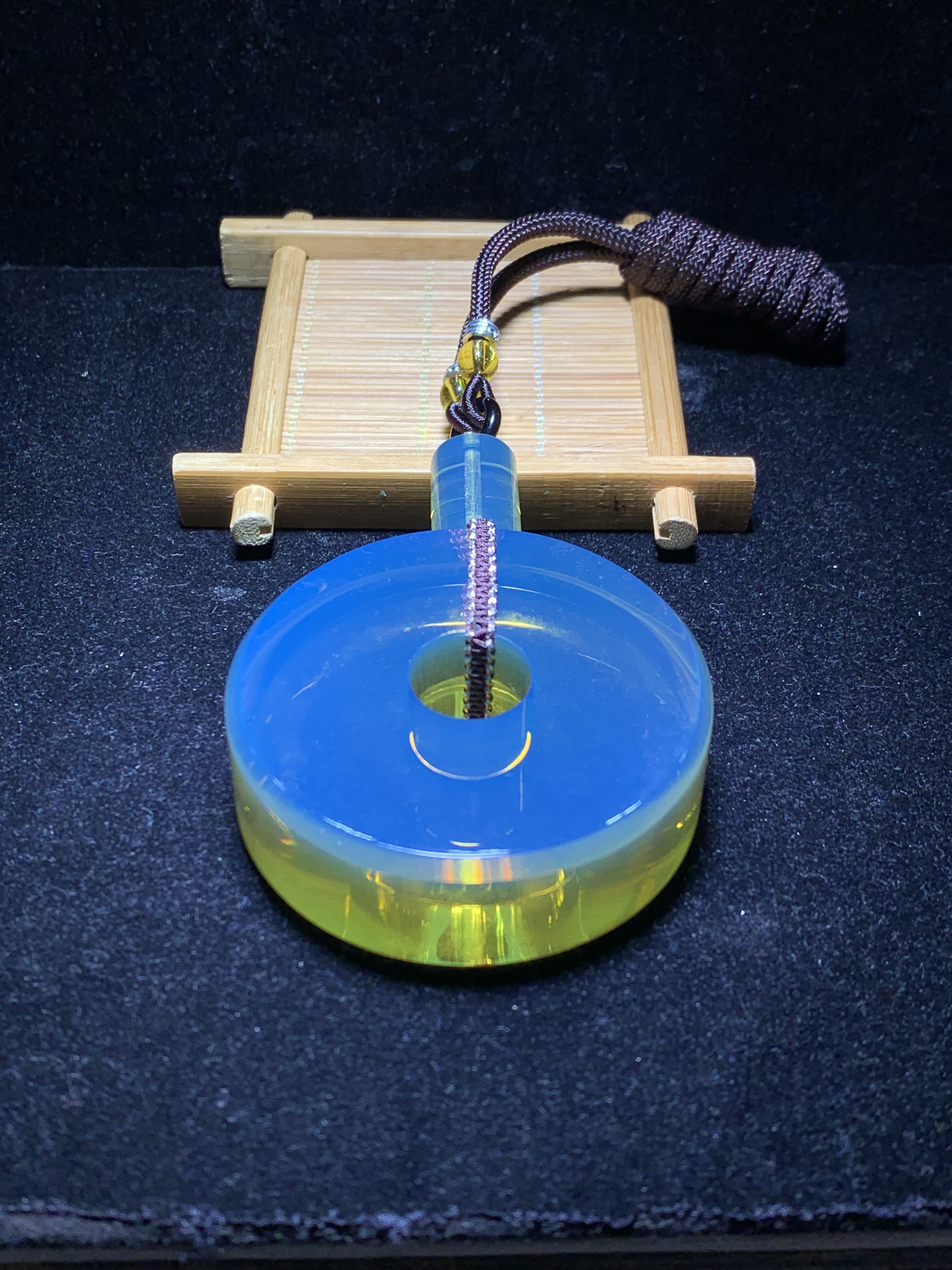 缅甸琥珀天空蓝和氏璧53.6克