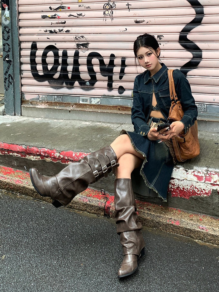 2023 새로운 가을 겨울 2 착용 벨트 버클 펑크 스타일 서양 카우보이 부츠 여성을위한 유럽과 미국 스타일의 복고풍 긴 부츠 바지 부츠