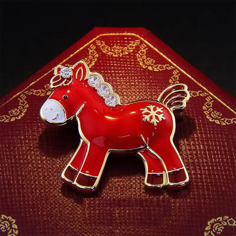 红色小马别针女新款高端时尚胸花大衣配饰礼品套组HP