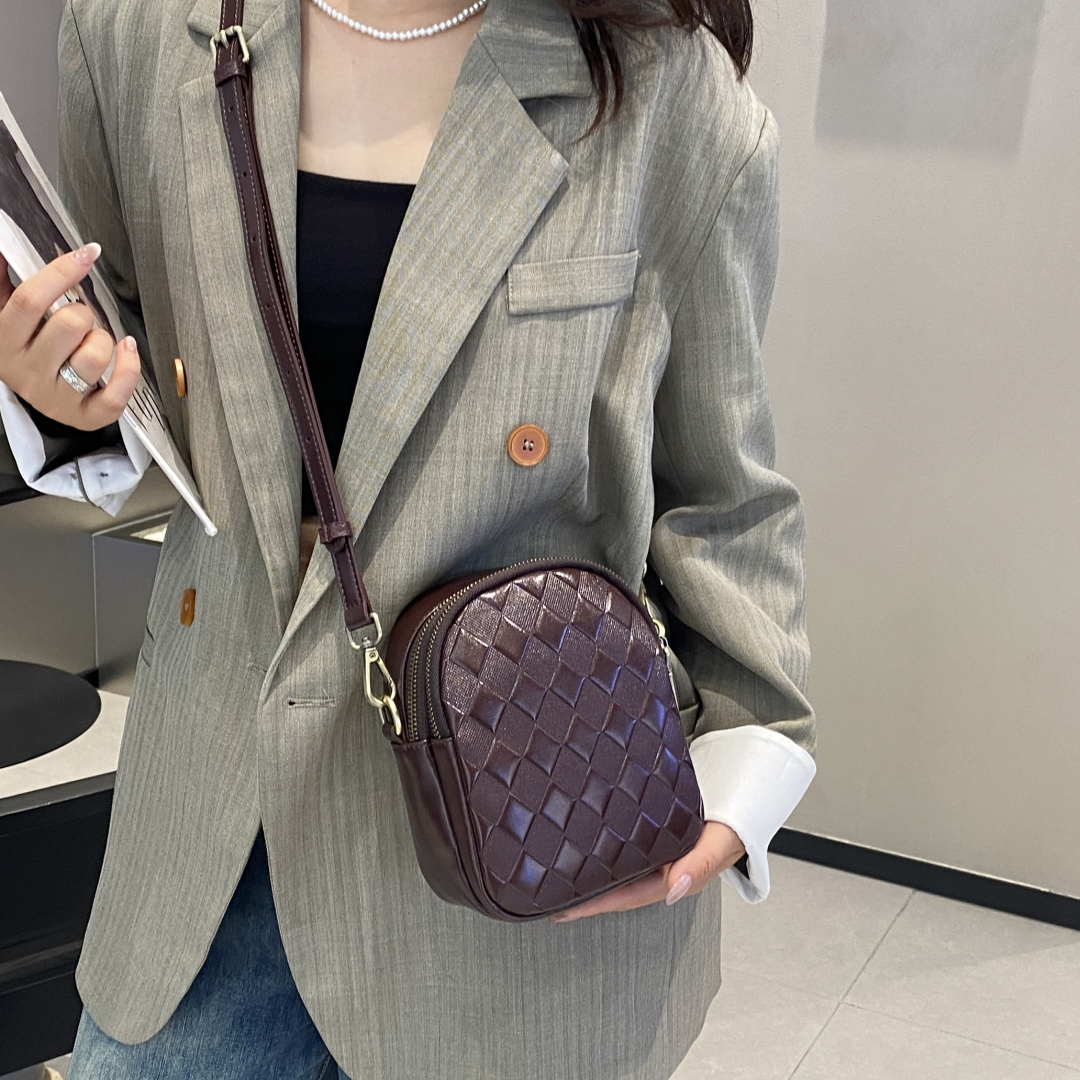 2025新款真皮女包时尚百搭单肩包