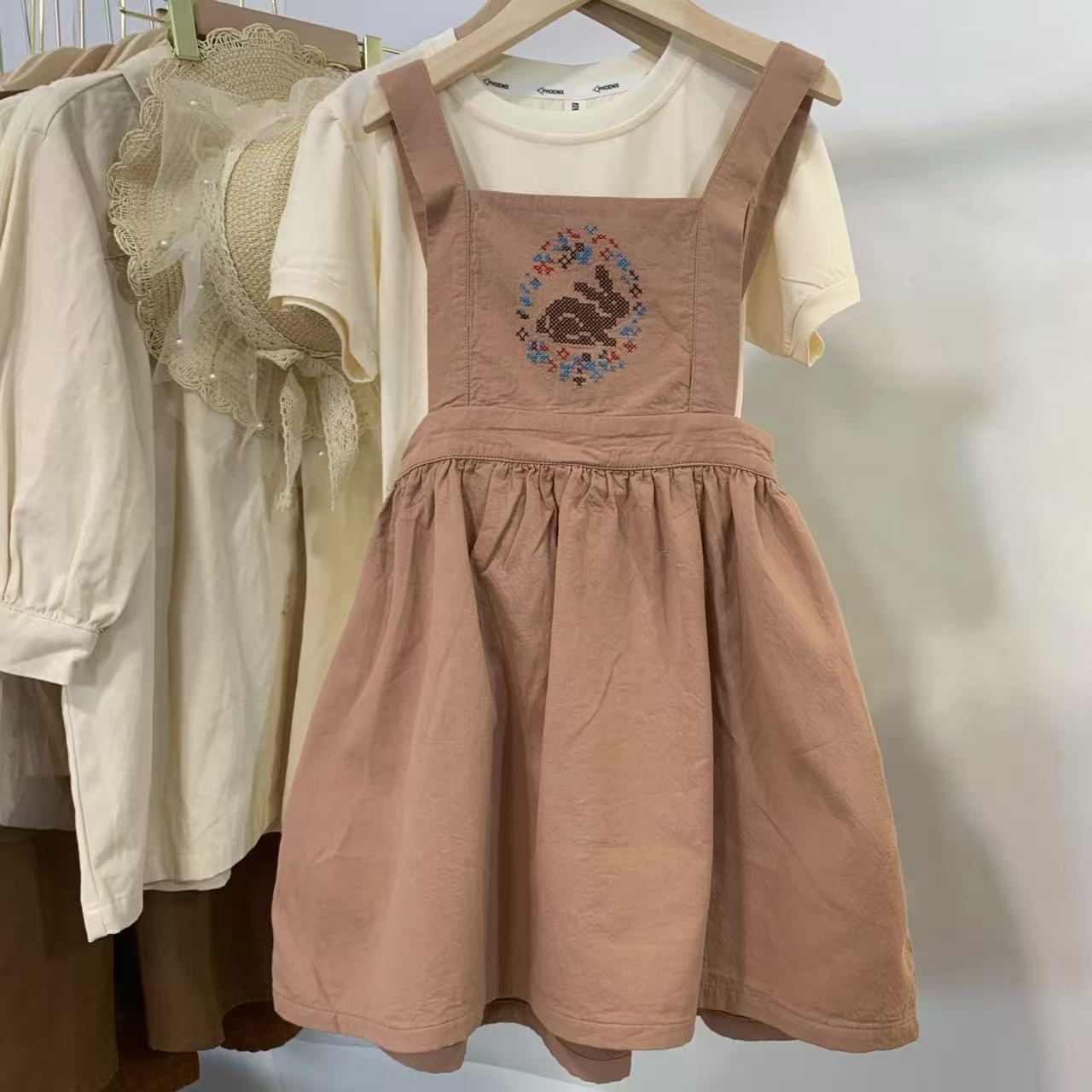 2603111PM春夏女童纯棉加厚棉纱可爱田园刺绣森系文艺背带裙图片