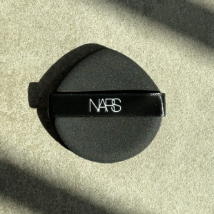 NARS纳斯超方瓶粉底液粉扑伴侣气垫上妆细腻服帖柔软不吃粉遮瑕