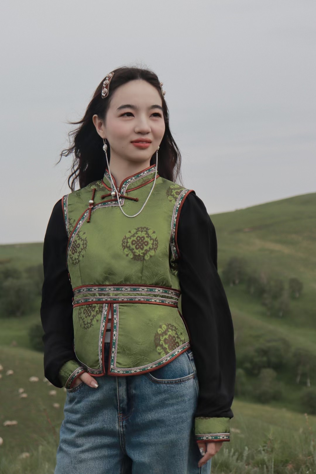 蒙古袍马甲,蒙古袍,蒙古丽人蒙古袍图片_大山谷图库