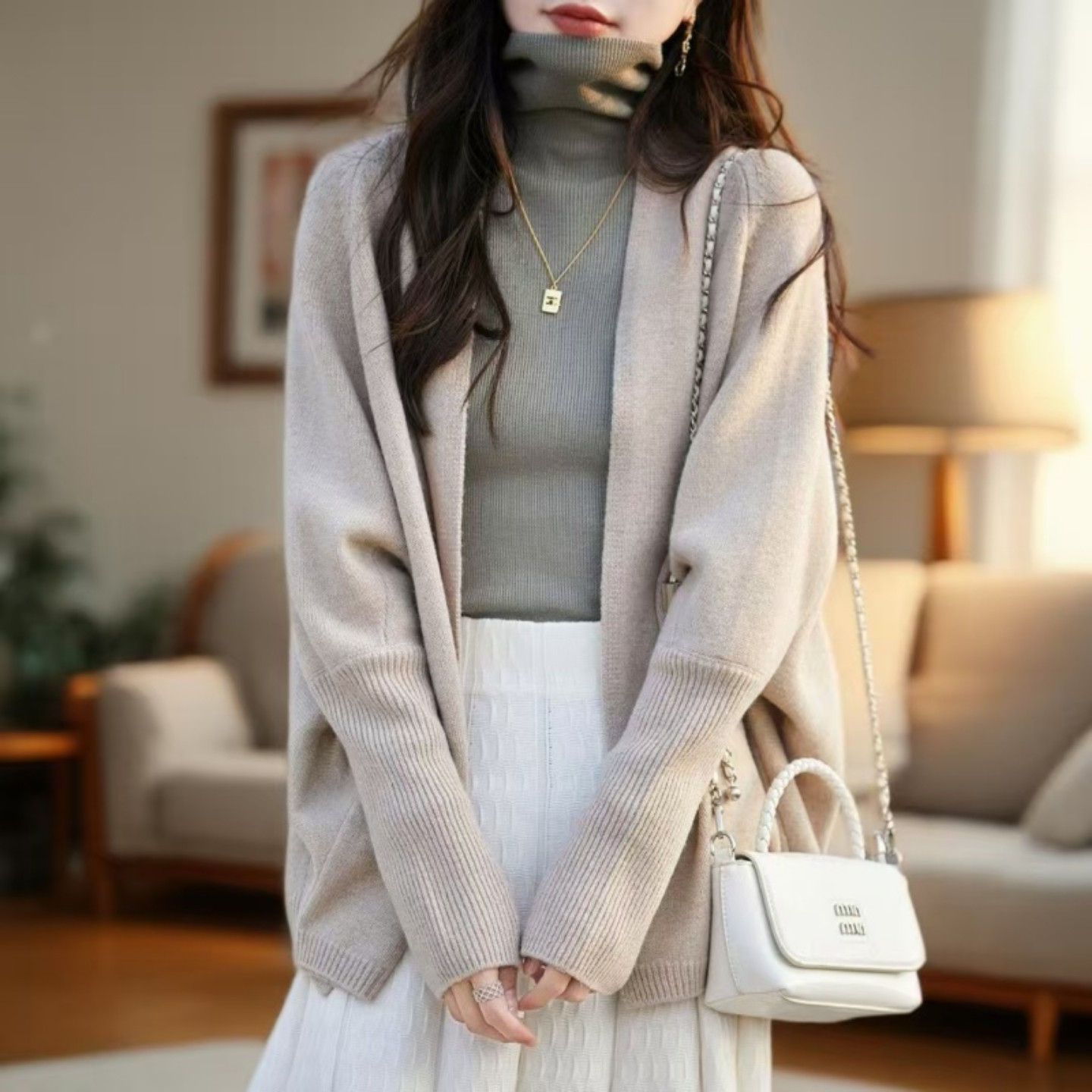 新款纯羊毛V领开衫女宽松时尚纯色显蝙蝠袖毛衣外套休闲外搭