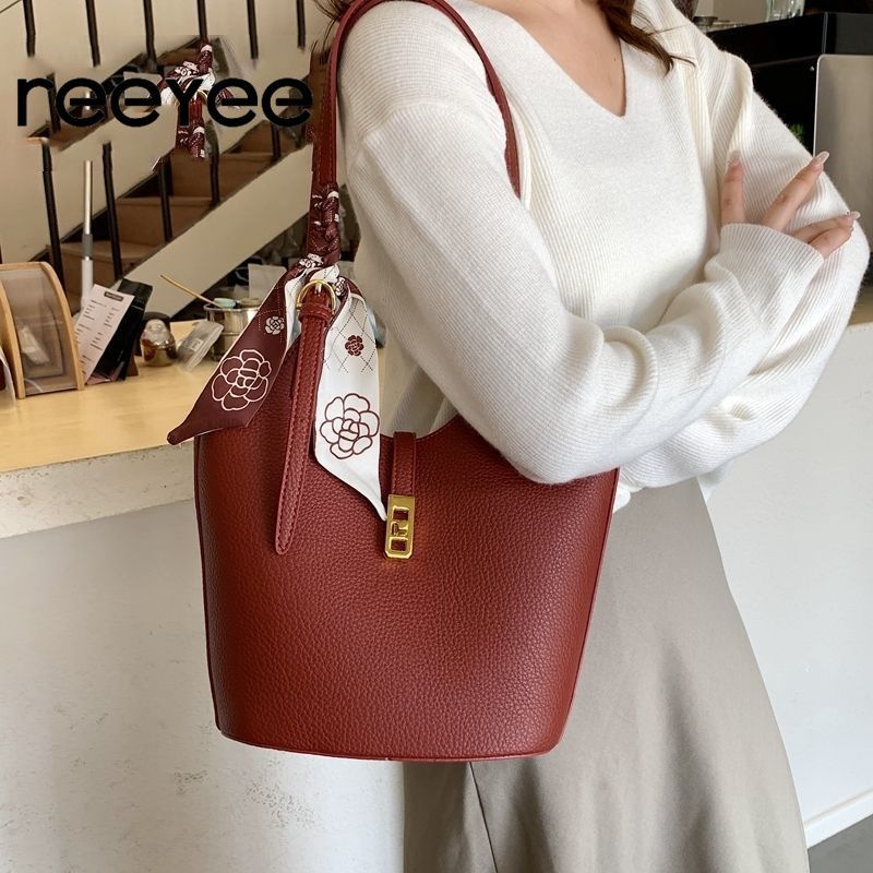 】REEYEE红色婚包女新款高级感单肩腋下水桶包洋气结婚新娘包日常图片