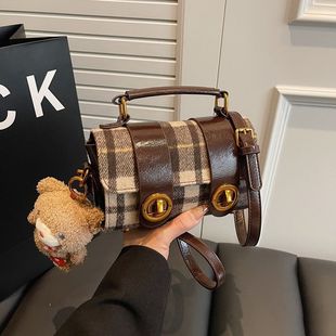 波士顿高级斜挎包手提枕头小众包包秋冬百搭2025新款今年流行爆款
