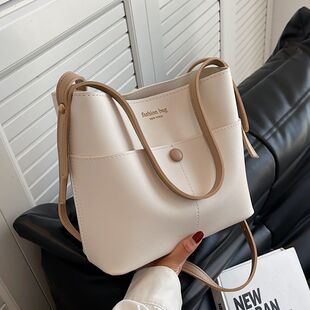 流行大容量单肩腋下包包女2022新款夏小众高级质感简约水桶斜挎包