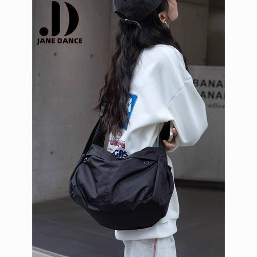 【1.8万人收藏】JANE DANCE慵懒风饺子包简约休闲运动风尼龙防水