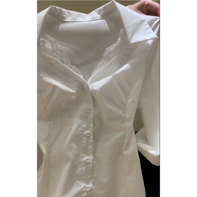蕾丝花边V领修身收腰白衬衫纯欲上衣女2026早春夏季设计感长袖