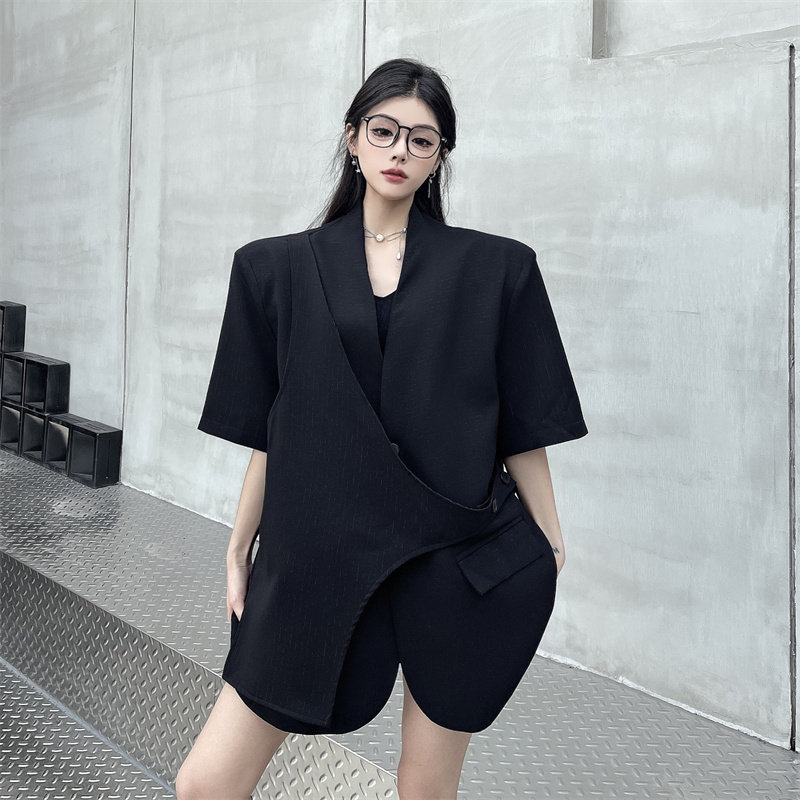 现货秒发，假两件短袖西装高级感小众黑色垫肩廓形无领西服潮