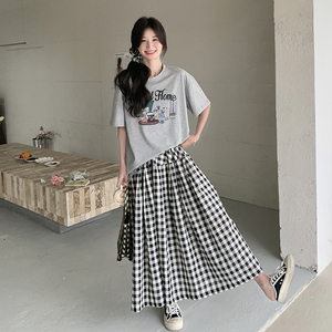 卡通灰色T恤格子半身裙套装女夏季松驰感夏日绝美超火两件套爆款图片
