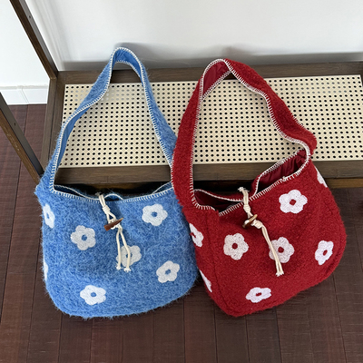 复古红绒钩花女包文艺百搭斜挎包