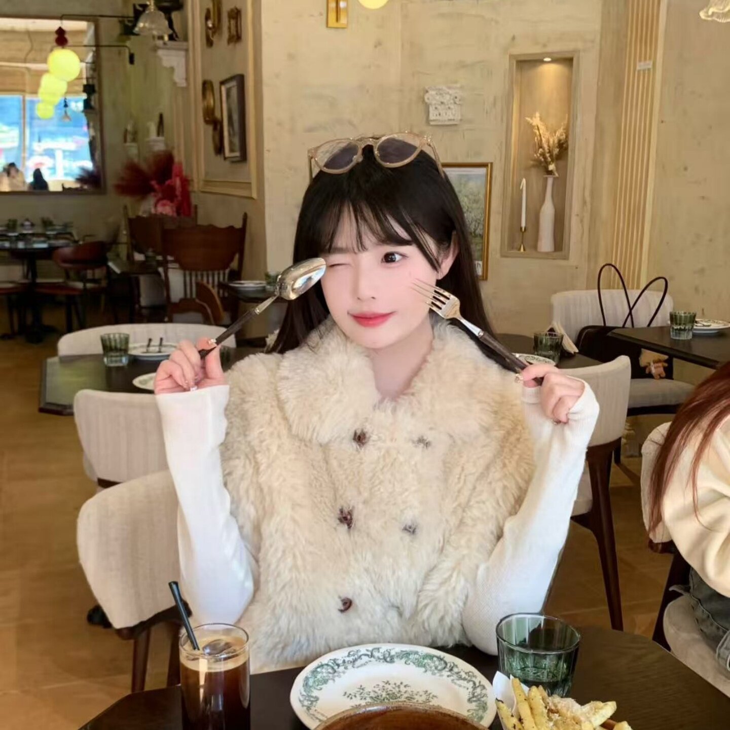 皮毛一体环保皮草马甲女2026秋冬新款小斗篷毛毛外套短款上衣坎肩