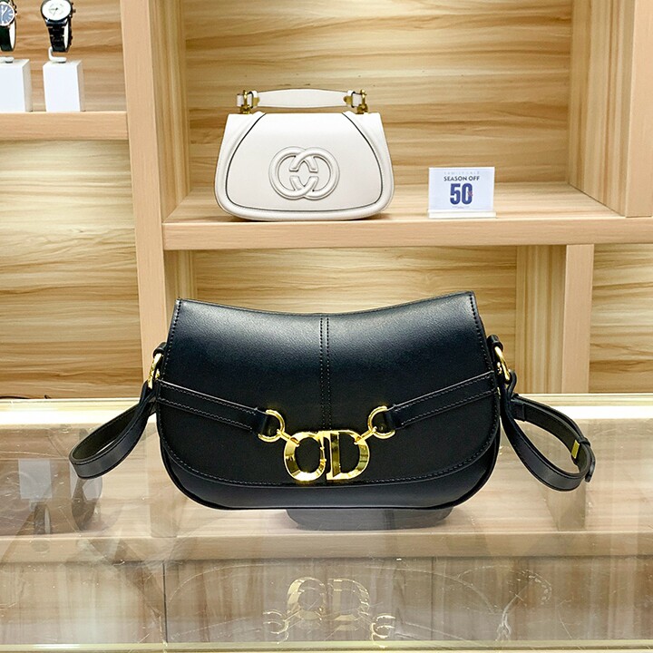 包包新款2025独特超好看斜挎包真皮轻奢马鞍包女夏小众设计高级感