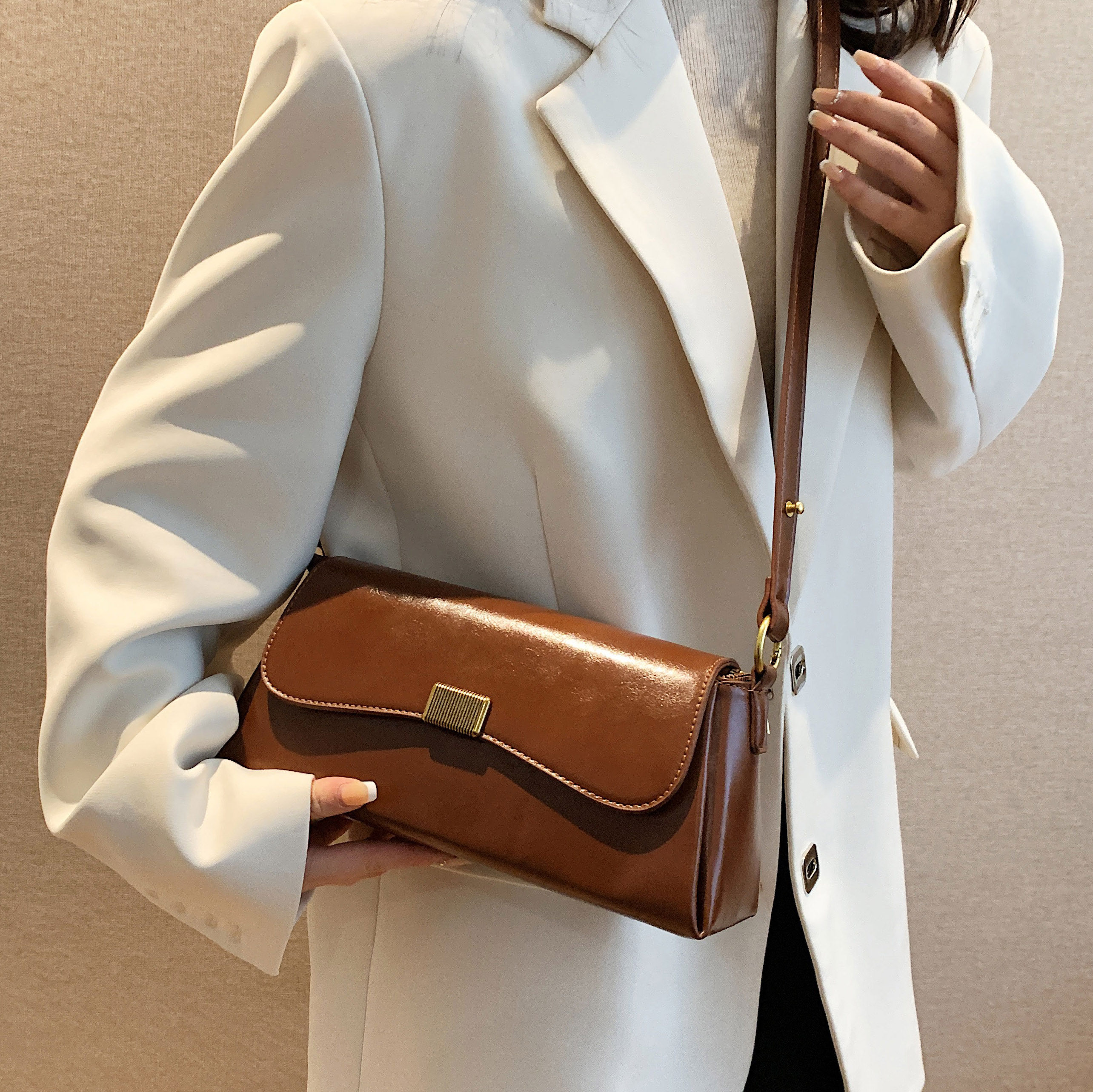 小众高级感包包女2024新款时尚复古单肩腋下包百搭斜挎法棍包