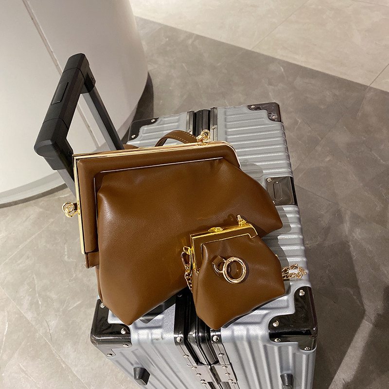 小衆設計包包女2021秋冬新款潮時尚網紅單肩鏈條包獨特斜挎夾口包在類目 箱包皮具/熱銷女包/男包, 女士包袋中 - 來自Buy2taobao.com提供專業的淘寶代購服務