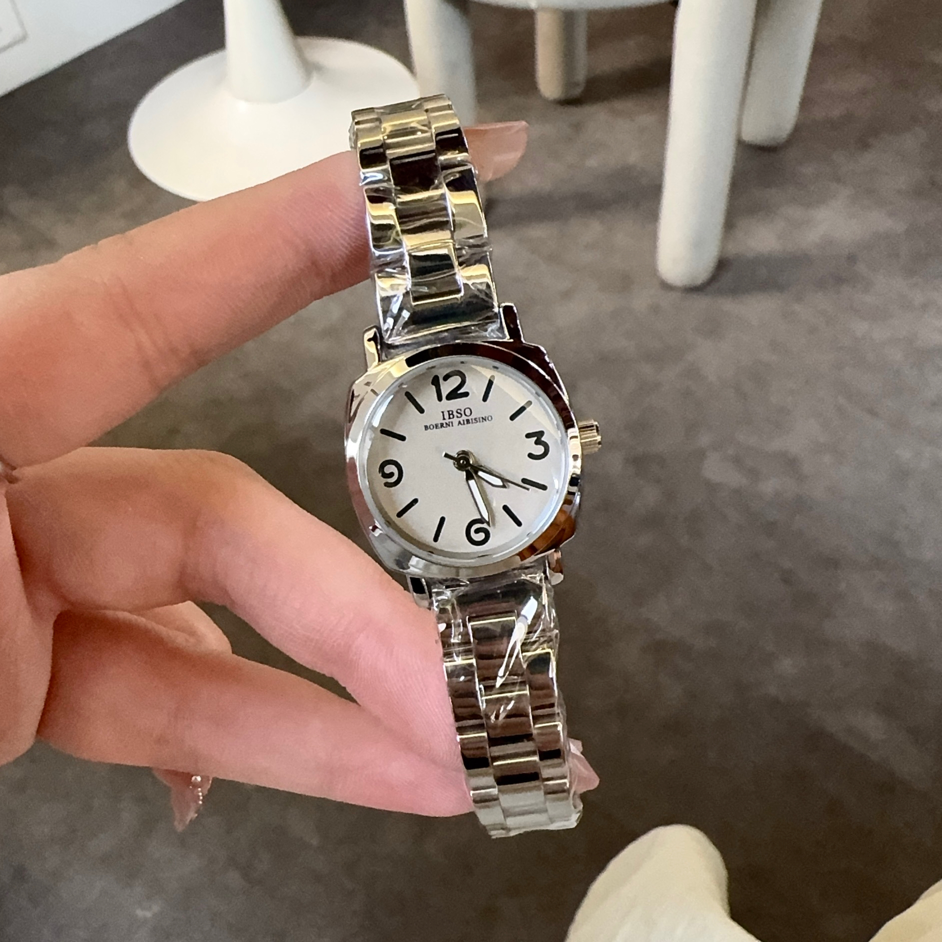 IBSO品牌新款简约百搭钢带女士表小众高级感韩系不掉色正品