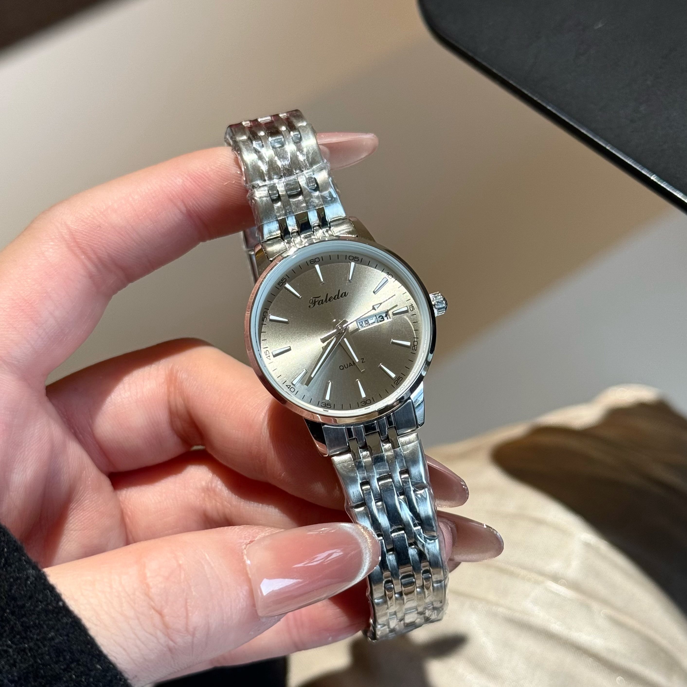 高级韩系灰色极简风女士手表日历上班小众轻奢品牌钢带通勤正品