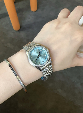 名牌新款文艺小众女表气质职场百搭轻奢日历防水镶钻日志手表