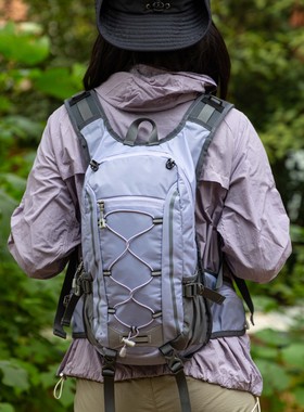 户外登山包轻便男女大容量多功能防水徒步旅行马甲背包双肩包20升