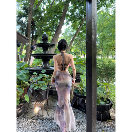 性感纯欲辣妹紫色挂脖连衣裙女夏包臀修身蝴蝶露背度假鱼尾长裙