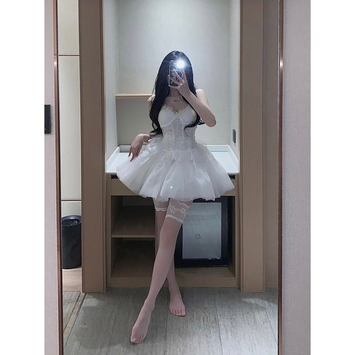 纯欲性感辣妹蓬蓬裙生日小礼裙