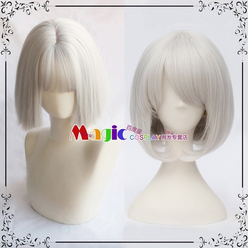 银白色银白色短发催眠麦克风
