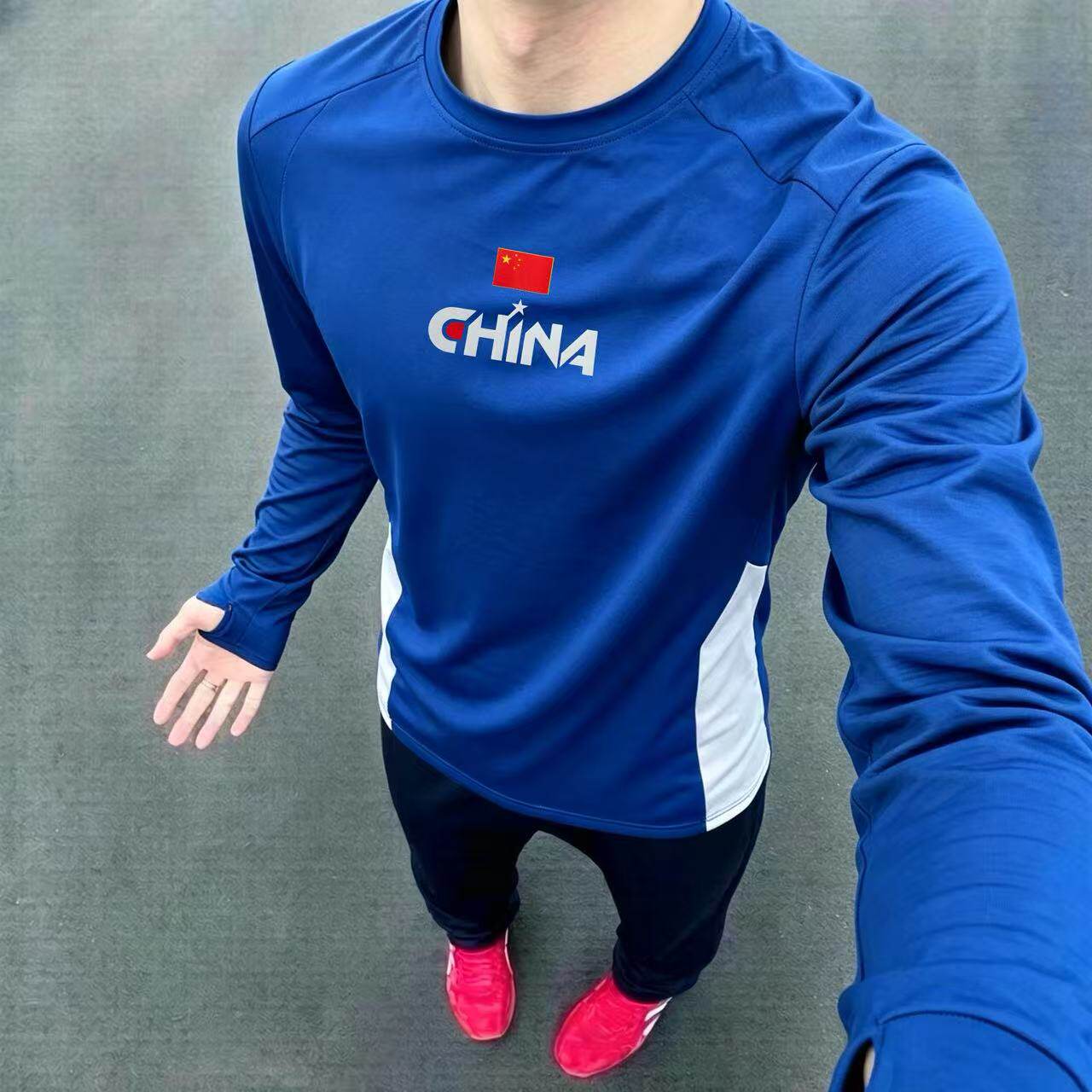 新款跑步运动长袖T恤男女同款宽松透气速干健身训练服上衣拇指扣