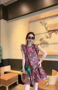 欧洲站2023夏季新款时尚洋气碎花连衣裙女飞飞袖A字裙宽松腰显瘦