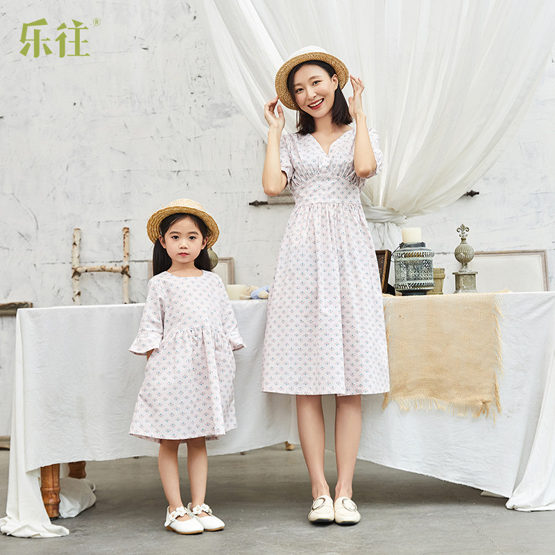 小乐往原创亲子装745课 夏棉布短袖文艺休闲碎花母女装长连衣裙