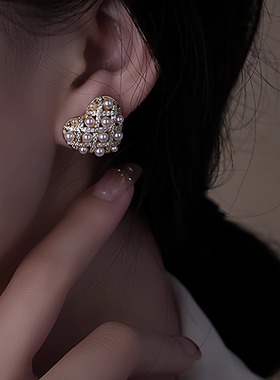 轻奢高级感珍珠爱心形耳环女生法式甜美镂空交叉编织几何耳钉耳饰