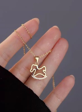 S999纯银足银镶钻小马木马项链女生极简通勤生肖马年吊坠锁骨链女