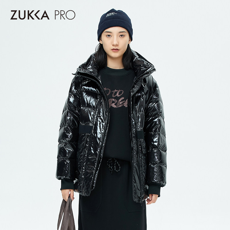 ZUKKA PRO卓卡女装冬季新款光感漆面酷炫光影保暖外套羽绒服