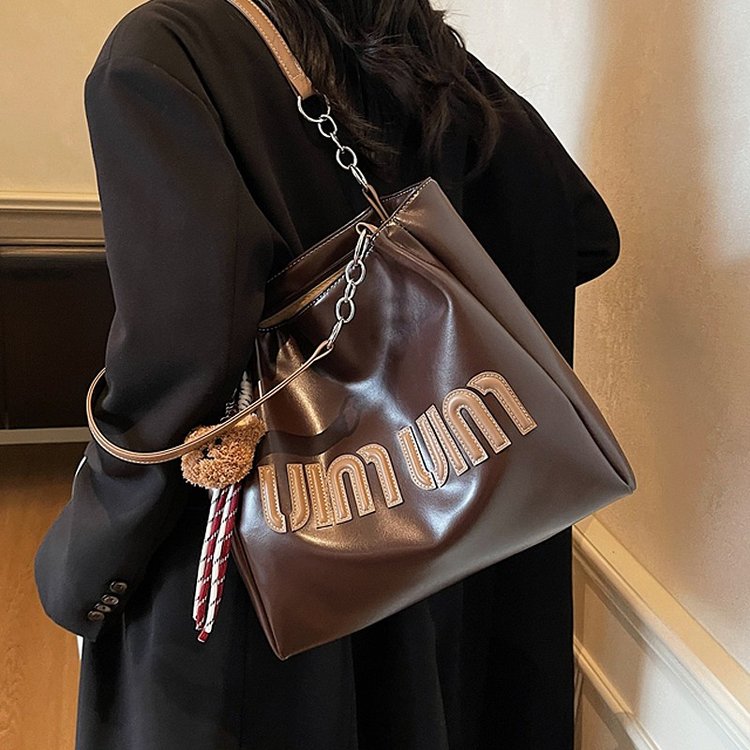 秋冬新款高级感大容量通勤托特包包日常两用时尚百搭单肩斜挎包女