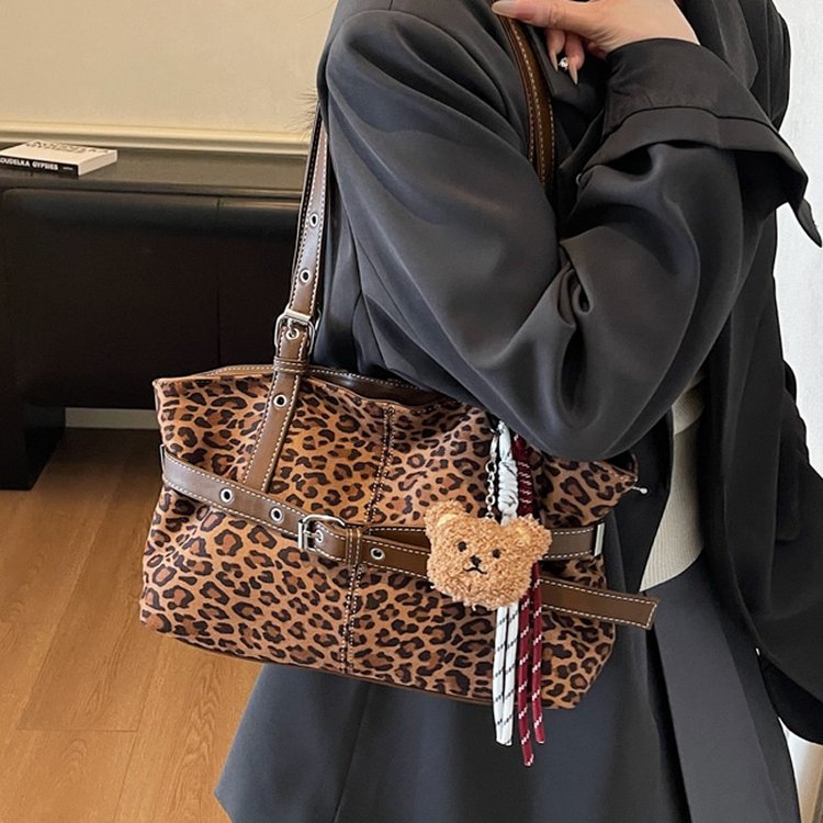 秋冬新款流行复古豹纹腋下包包女高级感通勤日常时尚百搭大容量包