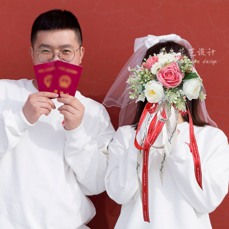 红色玫瑰手捧花新娘结婚婚礼仿真花拍照跟拍仪式道具领证捧花影楼
