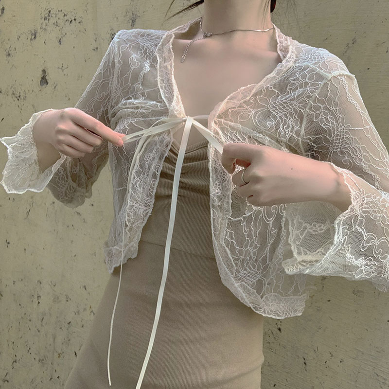 蕾丝衫洛丽塔