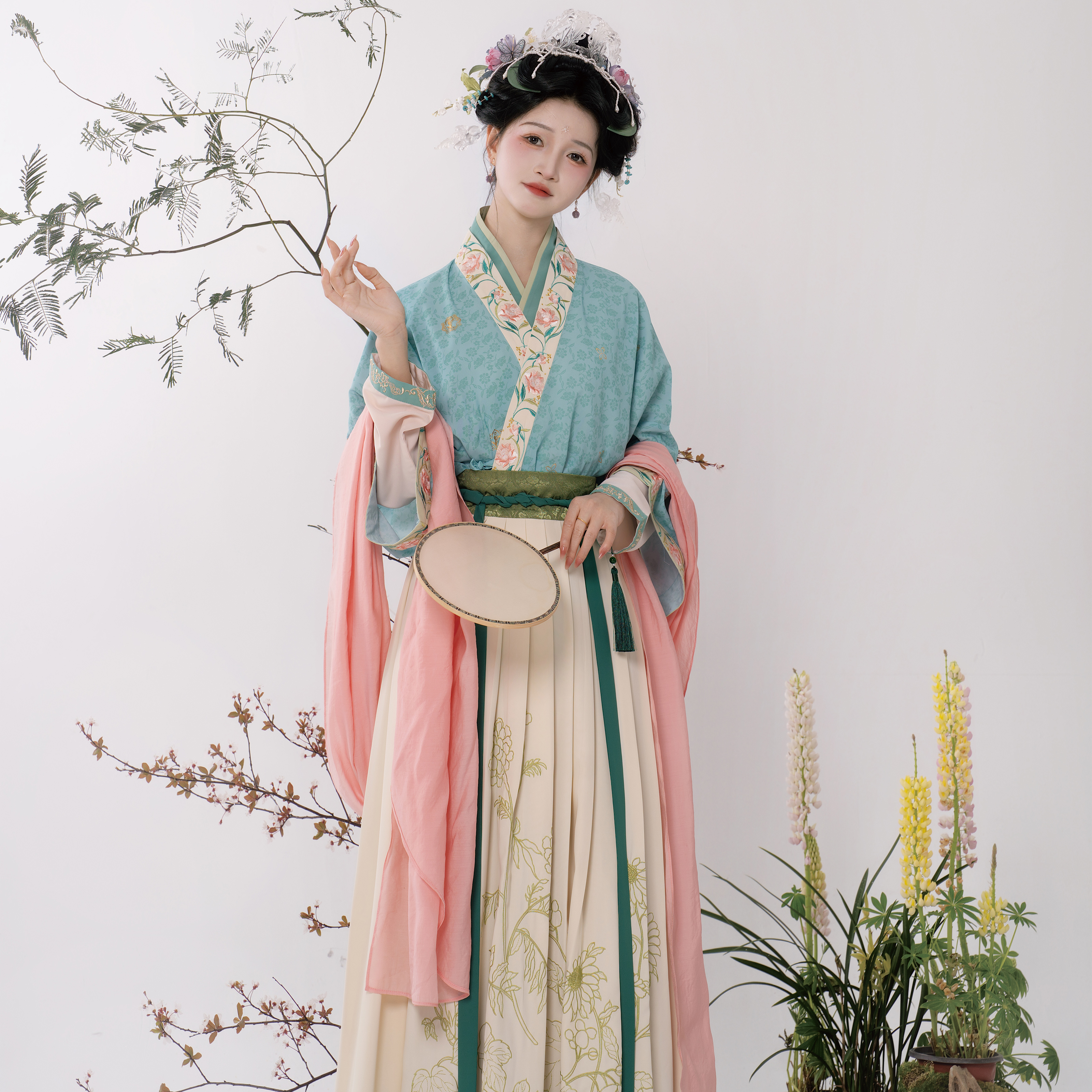 绣花烫金宋制汉服飞机袖褶裙