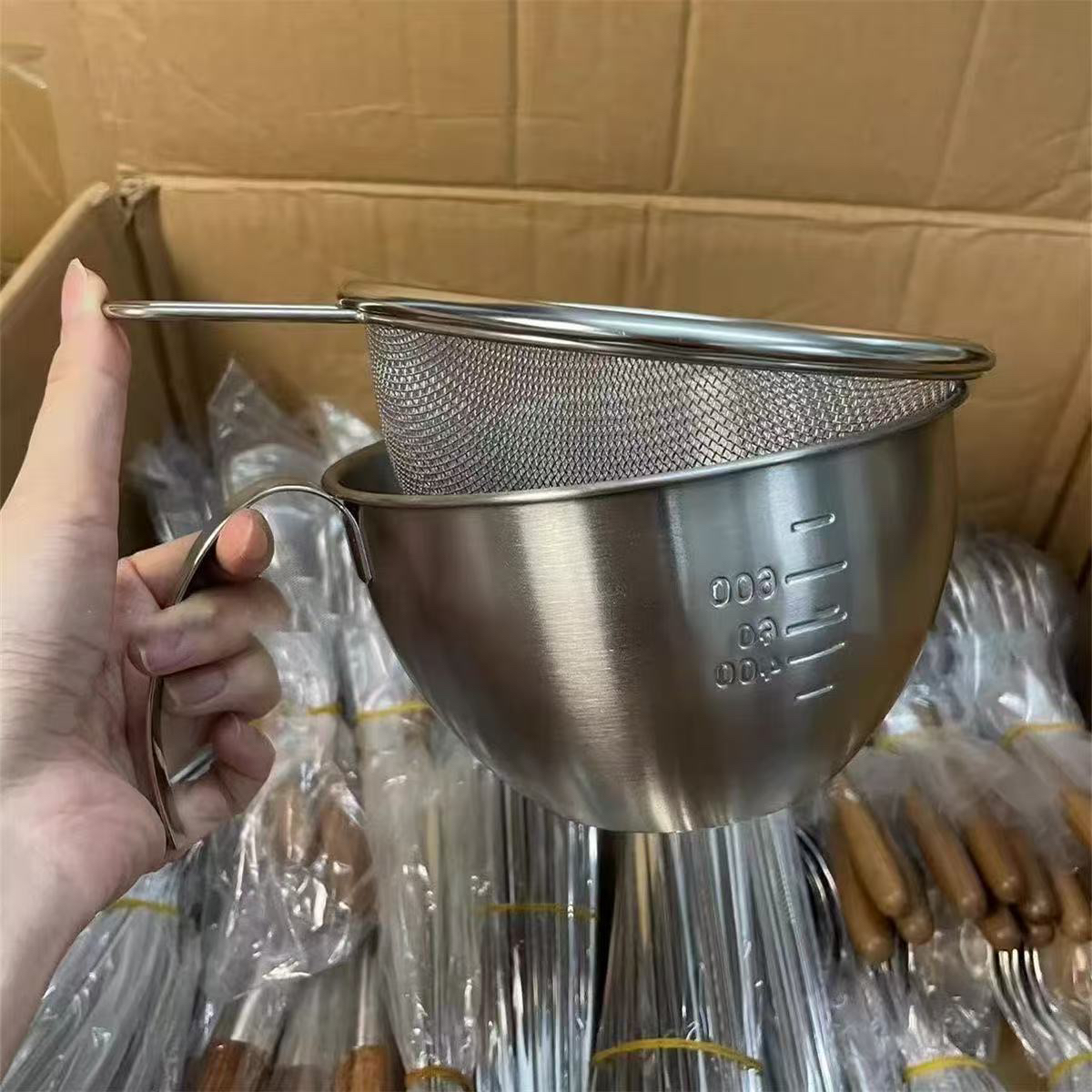 304刻度打蛋碗 不锈钢料理碗带手柄量杯搅拌碗料理杯淘米盆带滤网