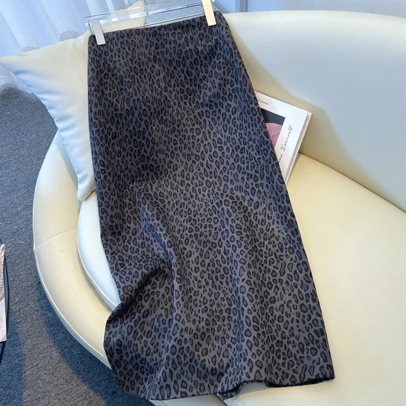 啄木鸟豹纹半身裙女秋季高腰显瘦中长款包臀裙今年流行爆款a字裙